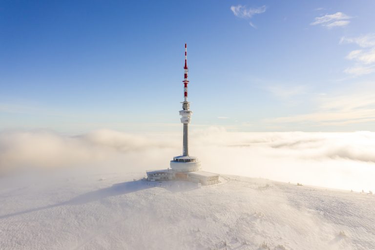 Praděd v zimě s tajuplnou mlhou
